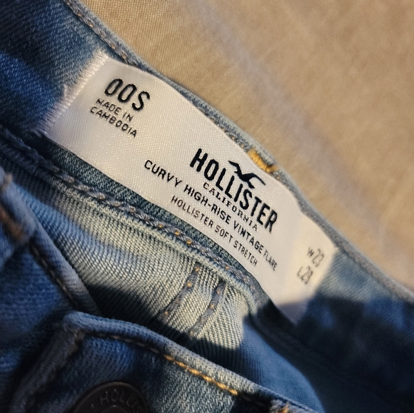 Hollister Curvy Hight-Rise Vintage Flare Jeans - Picture 4 of 4